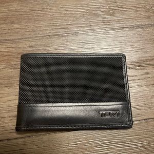 Mens Tumi Wallet EUC